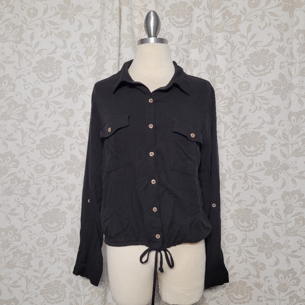 No Boundaries Women's Cropped  Button Front Shirt Size L (11-13)
